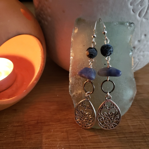 Simple & Zen Clay Oil Diffuser & Natural Stone Earrings - Picture 1 of 4